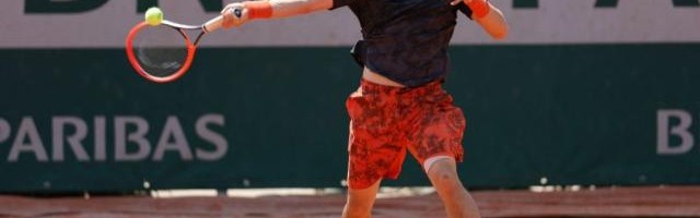 开云体育下载-吴易昺法网不敌No.24 3胜5负结束首个红土赛季