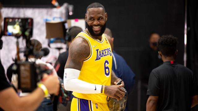 lebron-james-getty-100121-ftrjpg_46599c32s7ur1rbo7waetyv4g.jpg